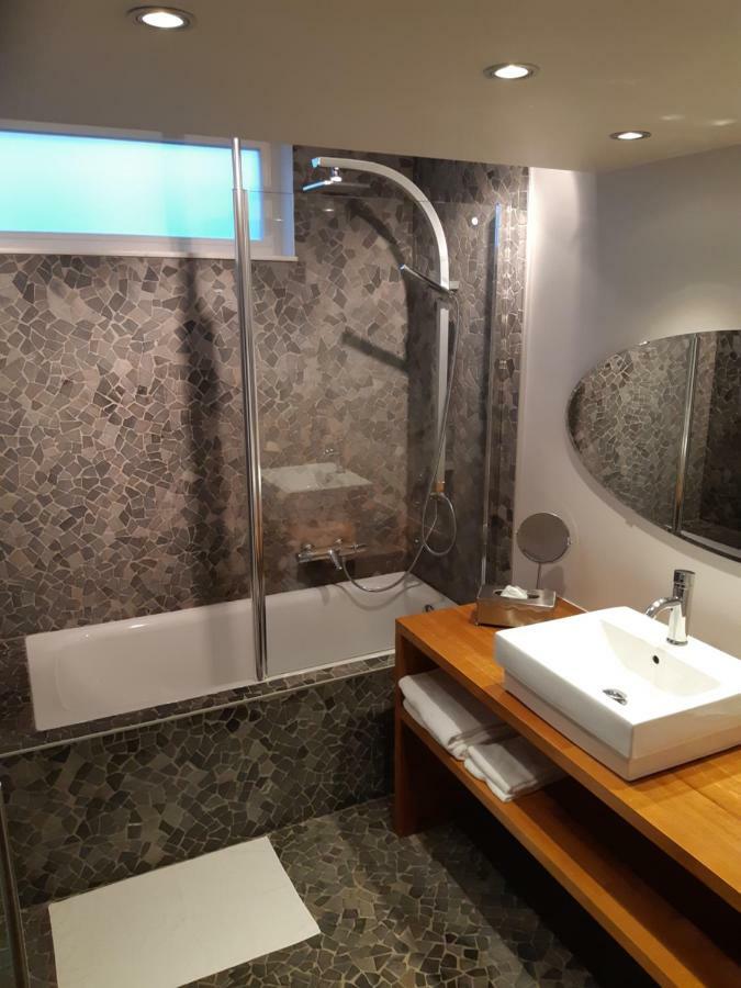 Guesthouse Au Coin De La Rue Malmedy Esterno foto